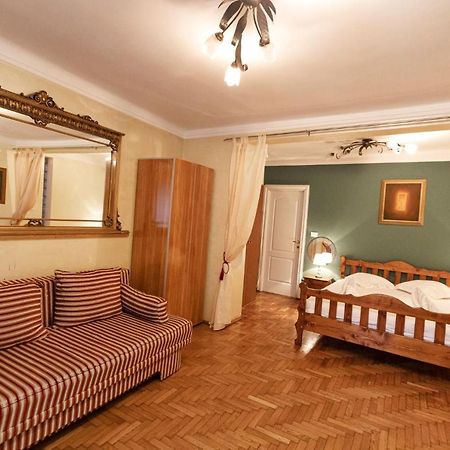 Отель Dream House Брашов Экстерьер фото
