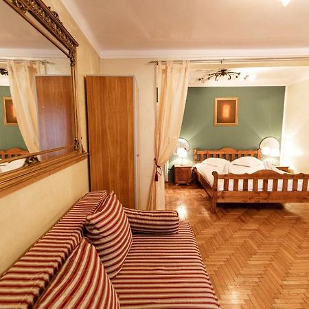 Отель Dream House Брашов Экстерьер фото