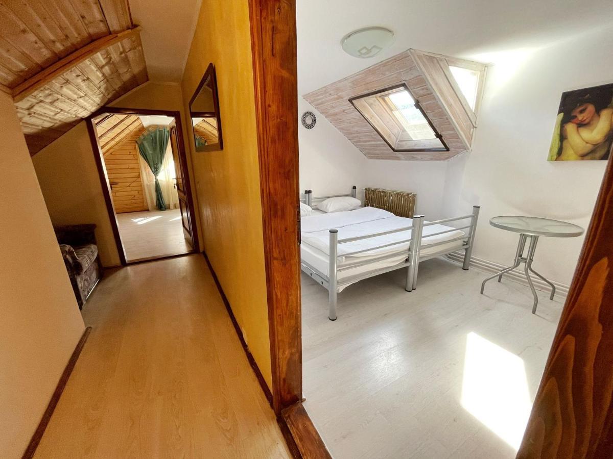 Отель Dream House Брашов Экстерьер фото