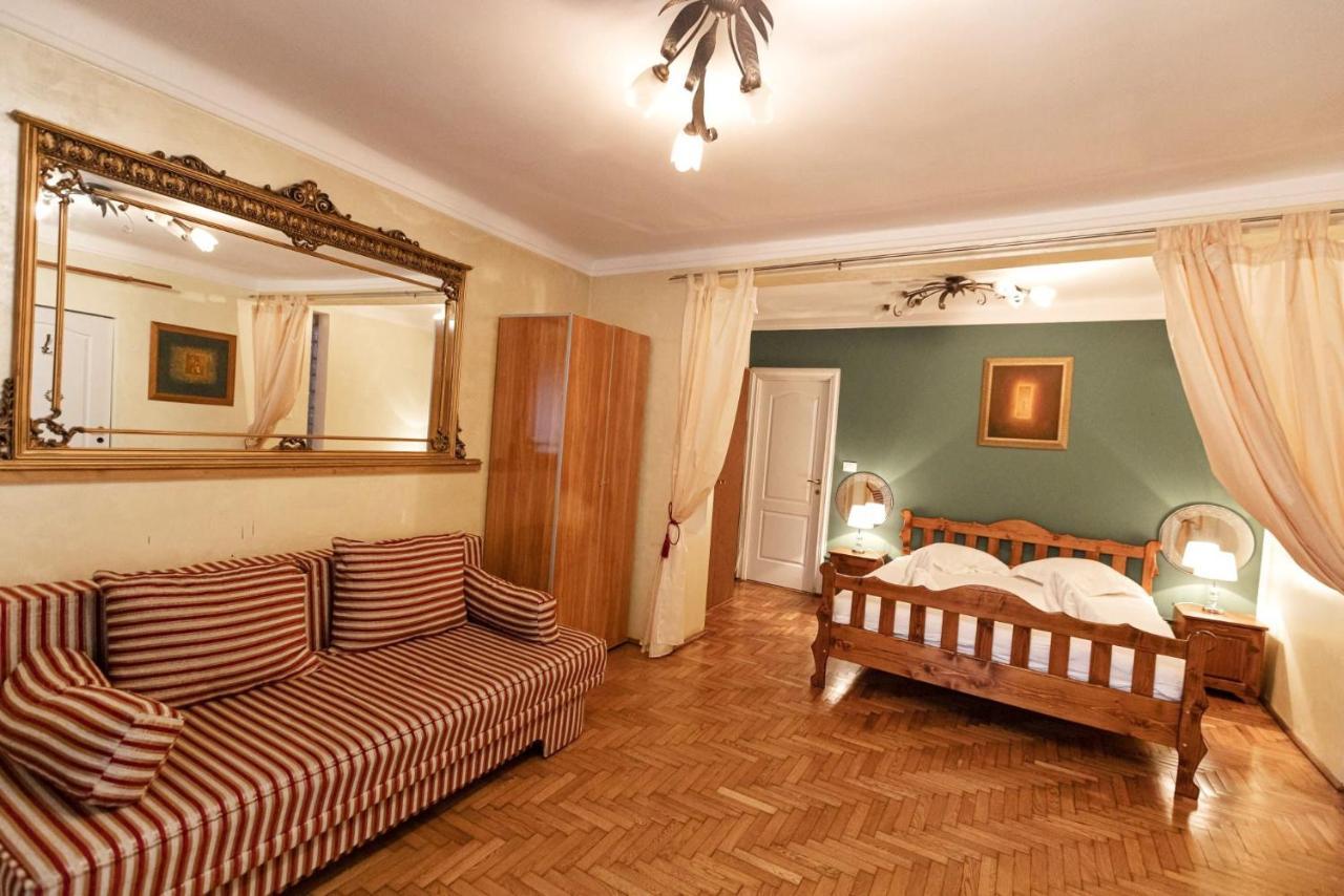 Отель Dream House Брашов Экстерьер фото