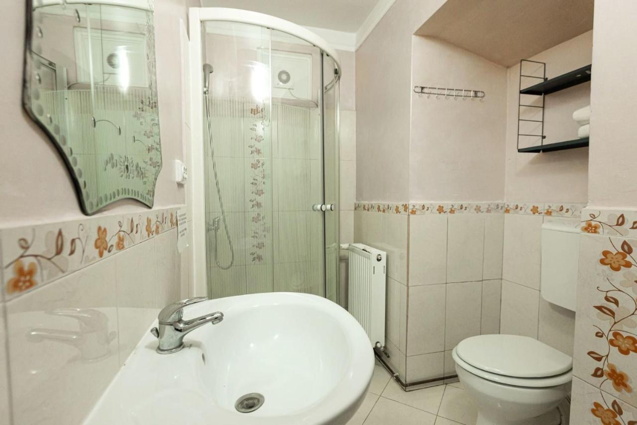 Отель Dream House Брашов Экстерьер фото